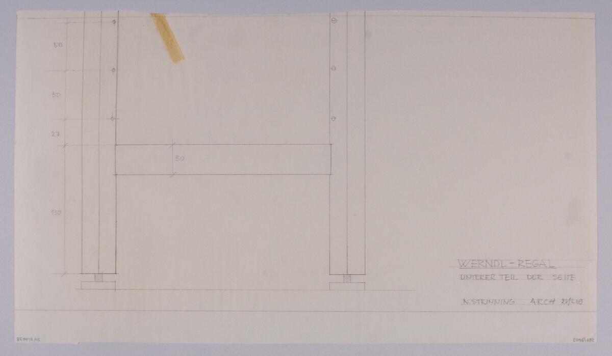 Ritningar i skala 1:5 till ett hyllsystem med tillhörande detaljer. Noteringar på tyska. Måttangivelser.