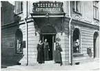 Västerås, kv. Klas.
Vesterås Kortvarumagasin, Vasagatan 15. C:a 1910-tal.