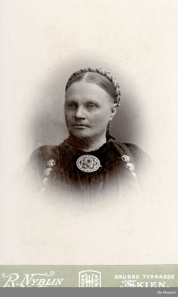 Portrettfoto av Aslaug Opdal