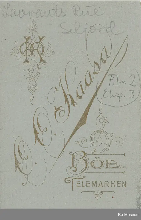 Atelierfoto av Lavrants Rue på ski