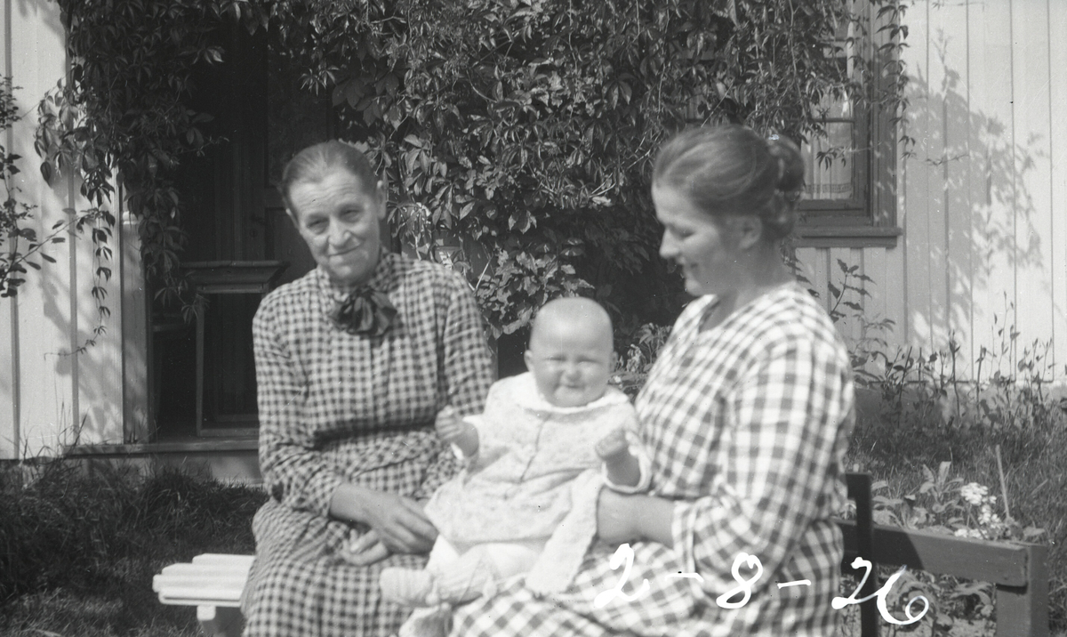 Fleire bilde av Tordis Terjesen, mor og mormor.