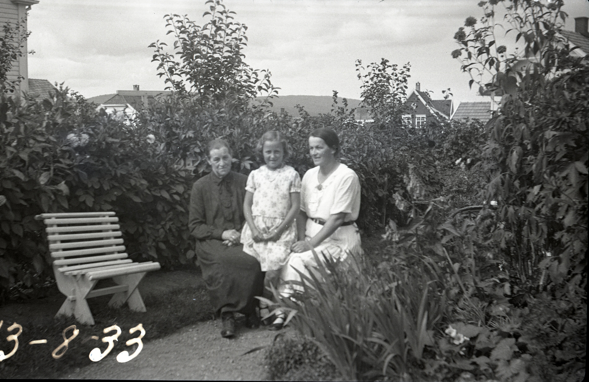 Fleire bilde av Tordis Terjesen, mor og mormor.