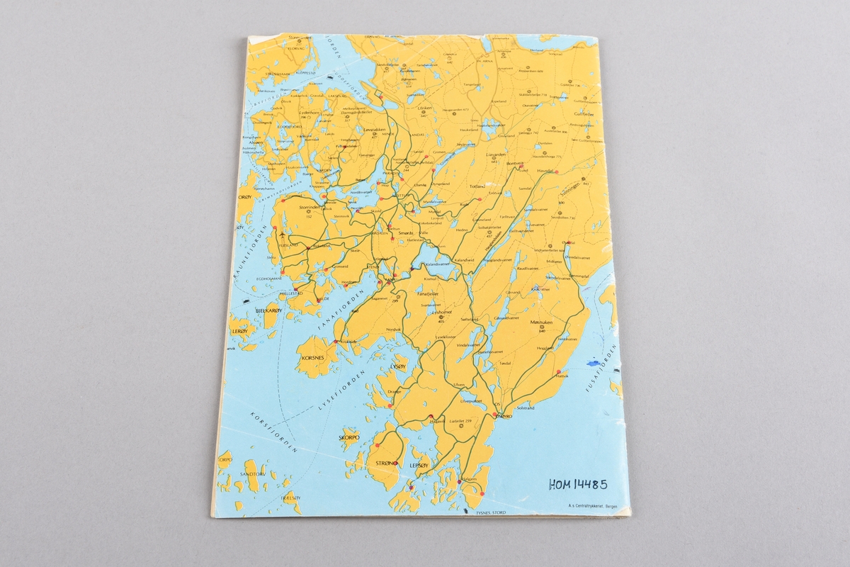 Papirhefte med rutetabellar for bussane til Bilruta Fana - Os - Milde L/L for 1981, gjeldande frå 22. juni same år. Trykt på papir med kart på baksida av omslaget og tekst med fargefoto frå Nesttun på framsida.
