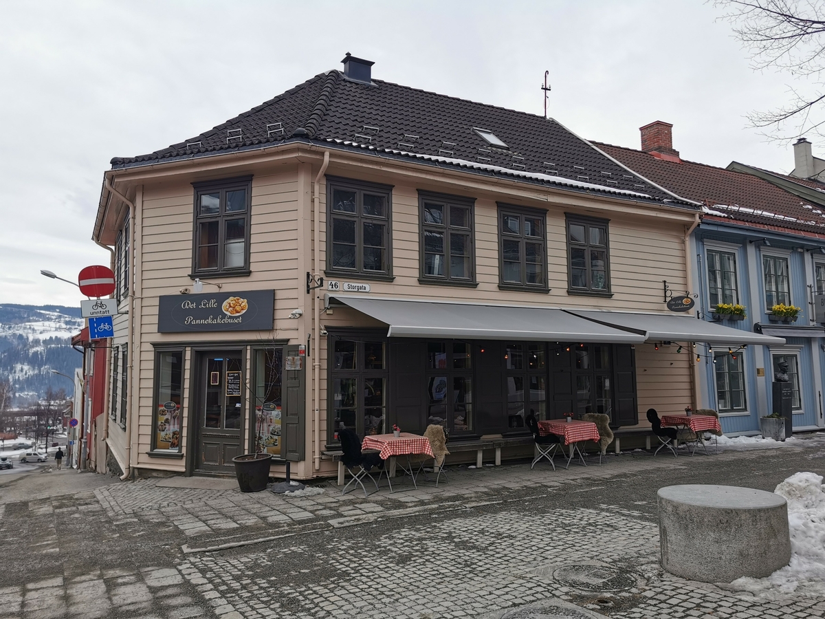 Storgata 46, Lillehammer med "Det Lille Pannekakehuset"