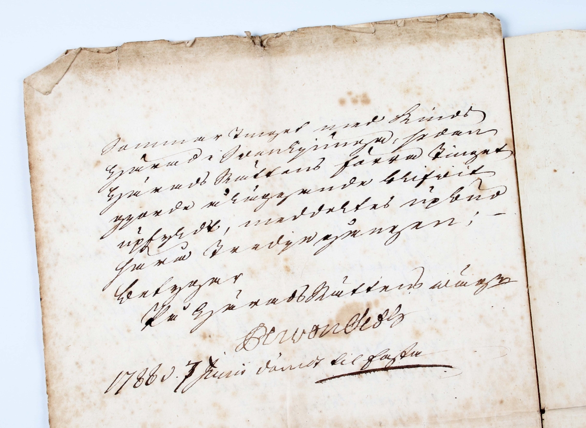 Fastebrev utfärdade av Pehr, von Seth, i Svenljunga 4 juni 1788 på Grälåsa Yttregård, Länghems socken, Kinds härad, jämte köpebrev för detsamma 15 april 1786. Diverse pappersark med handskriven text och stämplade med röda lacksigill.
