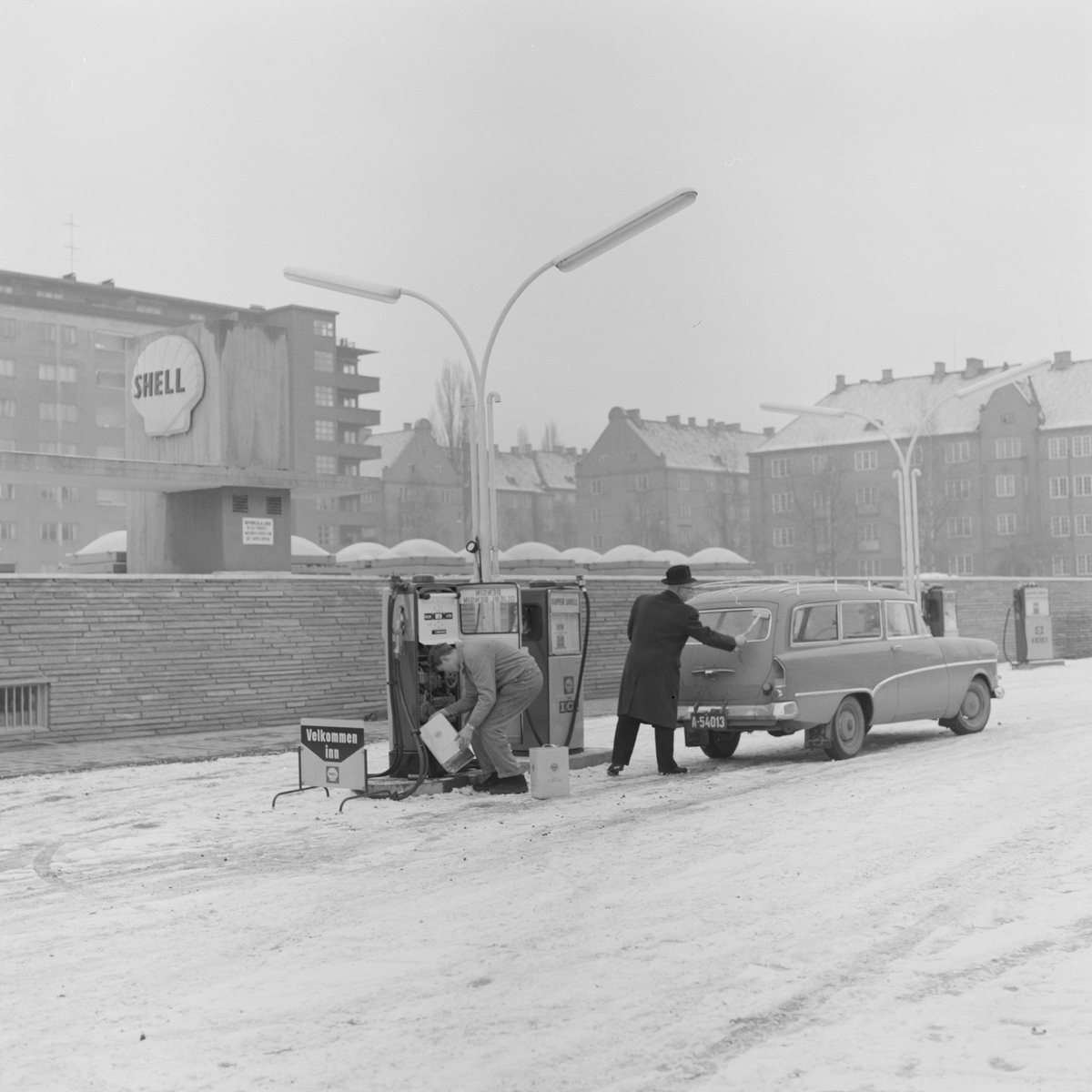 Norske Shell A/S, foto av ny bensinstasjon på Marienlyst