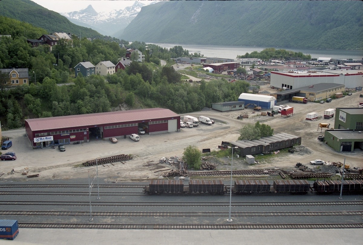 Fagerneskaia, Silsandmoen 08, Silsandmoen 11; NAMEK, Silsandmoen 11: Byggservice Kåre Mikkelsen 1975- Per Strand 1990-1994