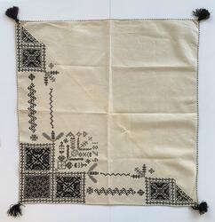 Halskläde i svartstick - tupphalskläde