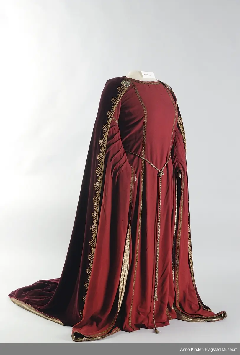 Kostyme, isolde