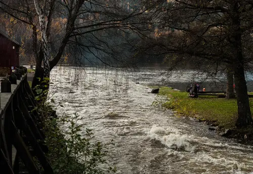 Elven ved Eidsfoss. Foto: Anne Karin Klausen.