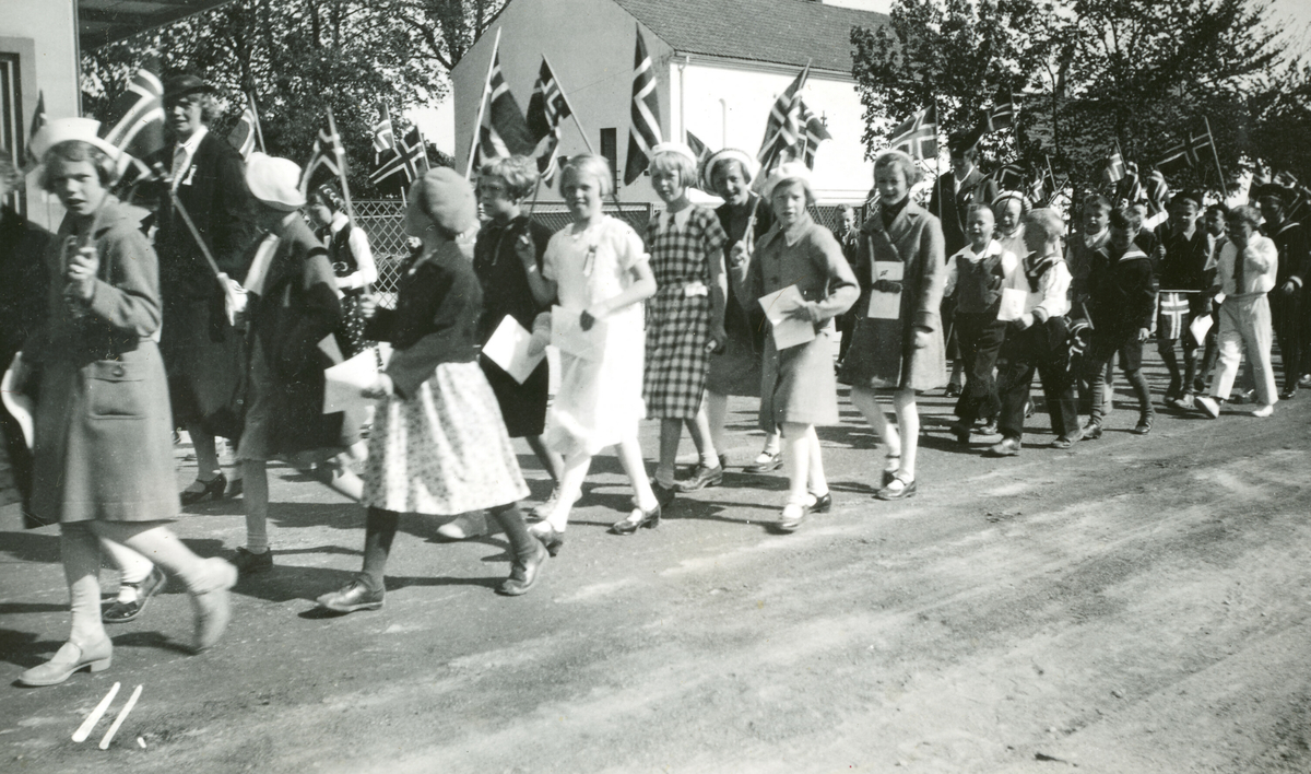 17. mai-tog.  Barnetoget 1936