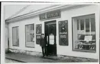 Västerås, Smedjegatan.
Interiör från Kumlins speceriaffär, c:a 1910-tal.