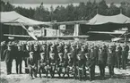 Diverse bilder från Fred Goldbergs samling. Motiv av stor grupp militärer tillhörande Kustflottans flygstation, Horsfjärden 1924.