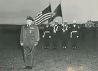 Fotografi från låda märkt Bernt Balchen. Balchen var norsk-amerikansk flygare, polarforskare och militär. Motiv av Balchen iklädd militäruniform.