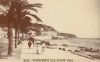 Fotografi från Albin Ahrenbergs resa till Grönland 1929. Motiv av strandpromenaden Promenade des Etats-Unis i Nice, Frankrike.