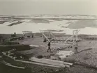 Fotografi från Ahlmannexpeditionen 1931. Motiv av byggandet av bassationen 