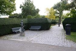 Två konstverk i Örebro Stadspark. 2016-10-03