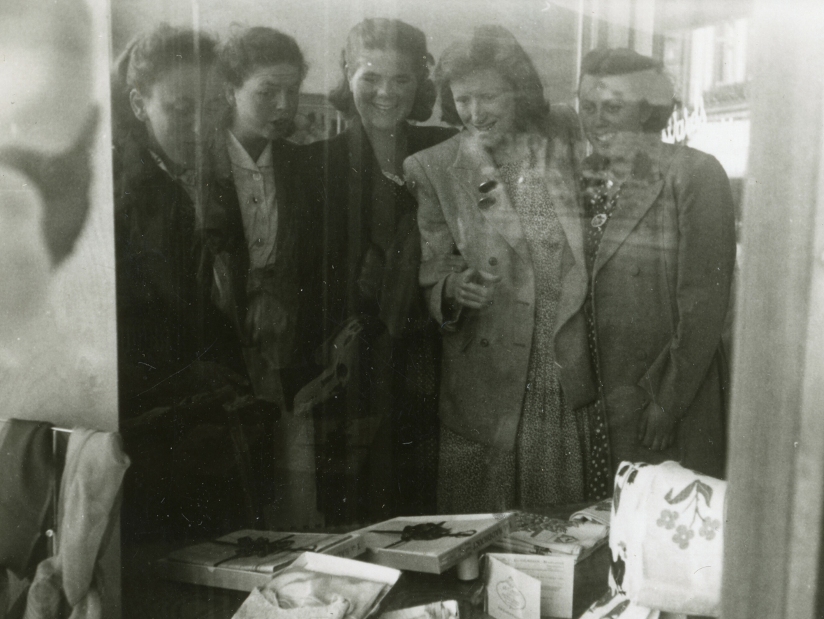Serie med bilde frå ei eller fleire reiser med lærarskulestudentar på 1950-talet.