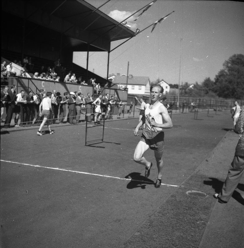 Västerås, Arosvallen.
Stafettlöpning, 1946.