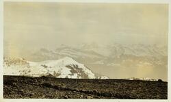 Utsikt fra fjelltoppen Rigi Kulm i Sveits. Fotografert april