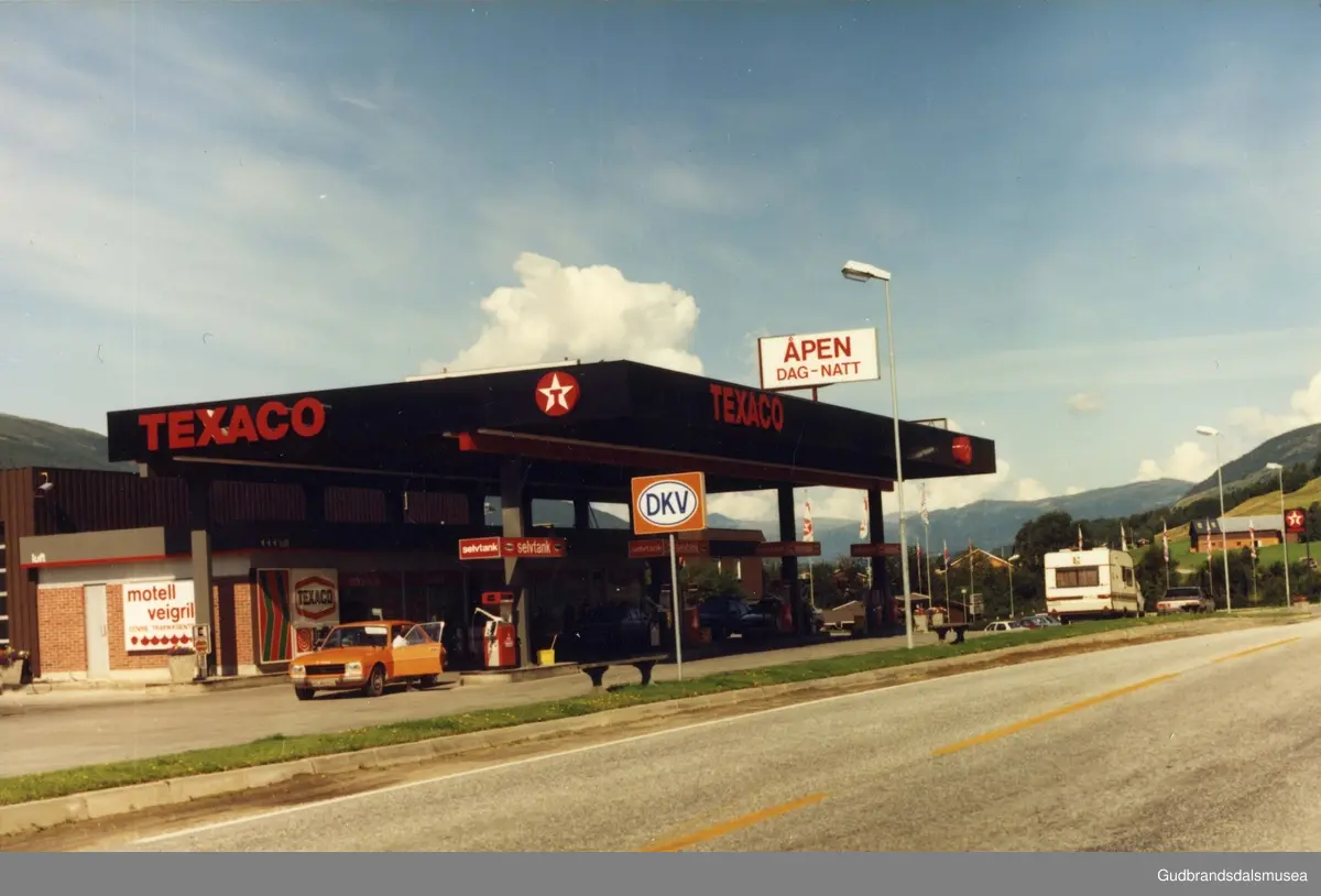 Texaco-stasjonen (senere yX) på Dovre, trolig på 1980-tallet.