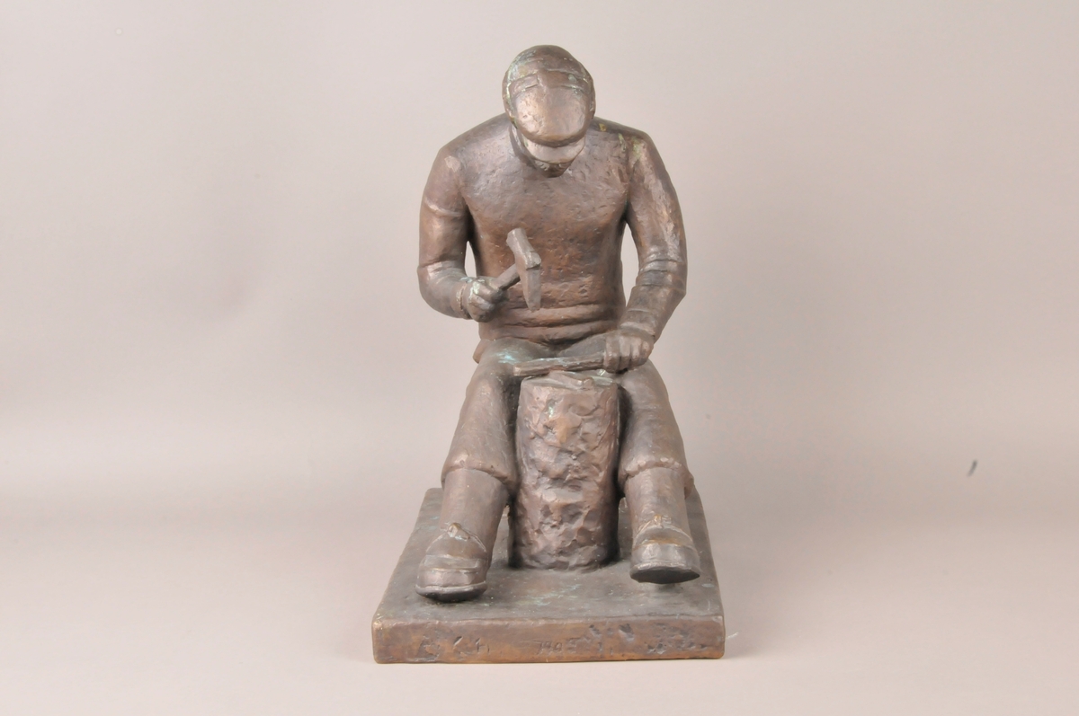 Steinpikkar/ brynesteinsarbeider.