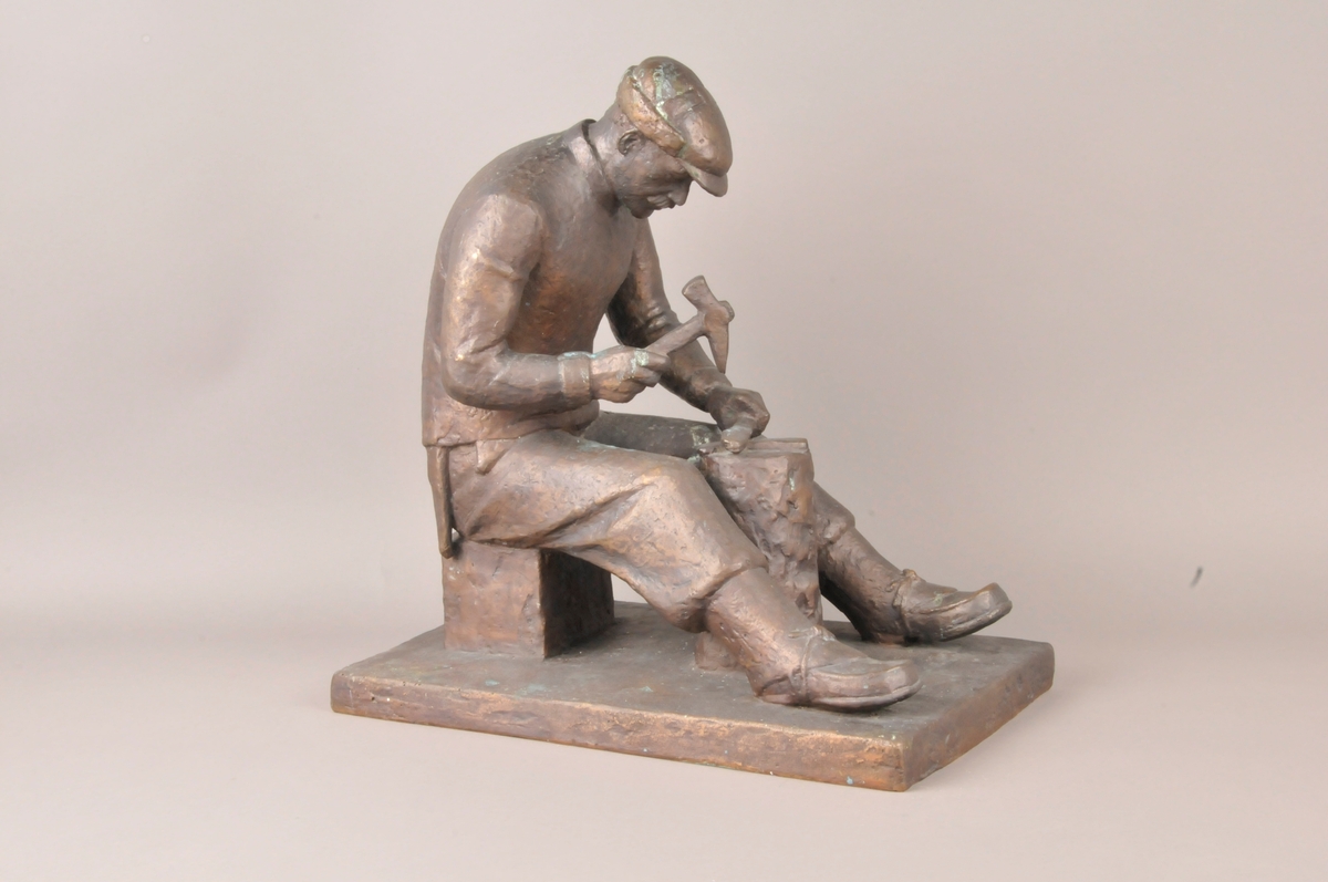 Steinpikkar/ brynesteinsarbeider.