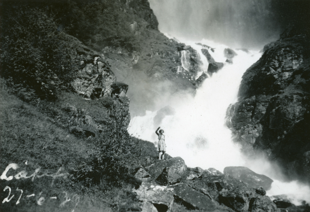 Låtefoss i Hardanger juni 1939.