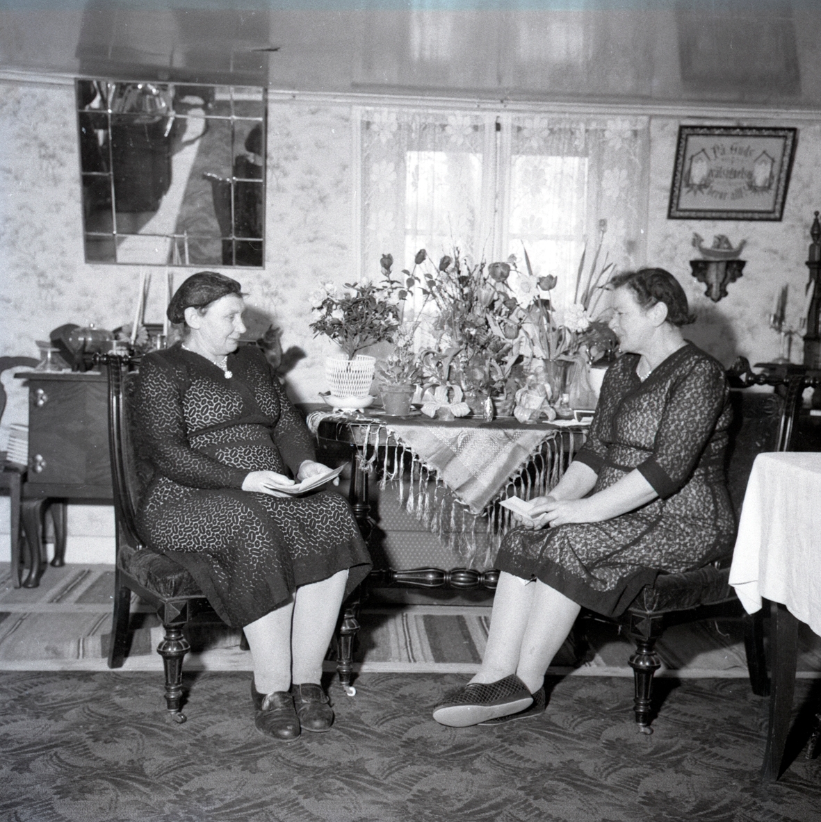 Signe Karlsson och Emy, syster till Rikke Johansson i Böda.