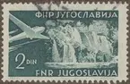 Frimärke ur Gösta Bodmans filatelistiska motivsamling, påbörjad 1950. Frimärke från Jugoslavien, 1951. Motiv av vattenfallen i Plitvice