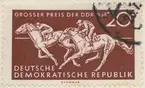 Frimärke ur Gösta Bodmans filatelistiska motivsamling, påbörjad 1950. Frimärke från Öst Tyskland, 1958. Motiv av Kappridning för D.D.R. pris 1958.