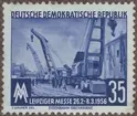 Frimärke ur Gösta Bodmans filatelistiska motivsamling, påbörjad 1950. Frimärke från Öst Tyskland, 1956. Motiv av vridbara järnvägslastkranar Leipziger Mässan 26.2- 8.3 1956