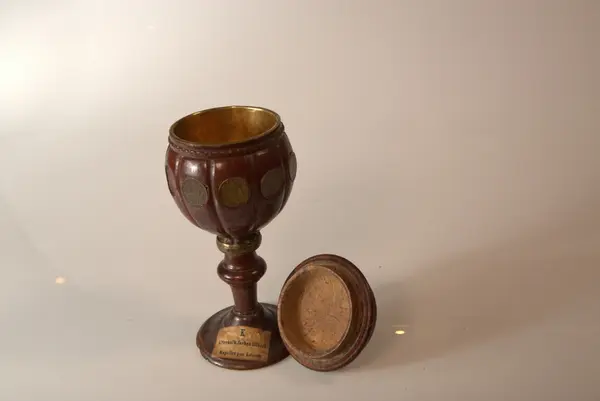 Alterkalk fra St.Halvards kapell på Løvøya, 1662.