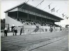 Västerås.
Publik vid evenemang på Arosvallen. 1937.