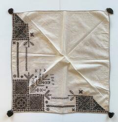 Halskläde i svartstick - tupphalskläde