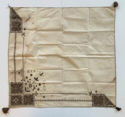 Halskläde i svartstick - tupphalskläde