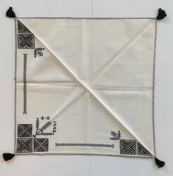 Halskläde i svartstick - tupphalskläde