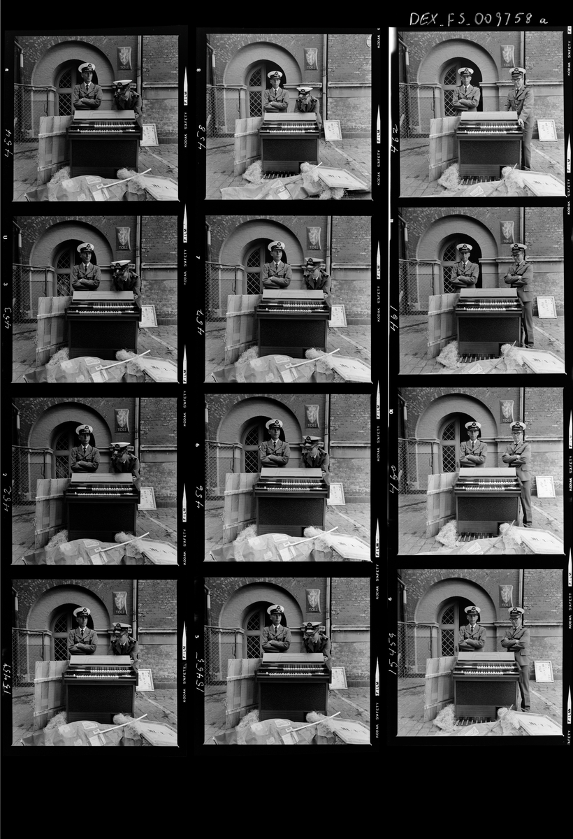 Partner. Orgel på tollboden.