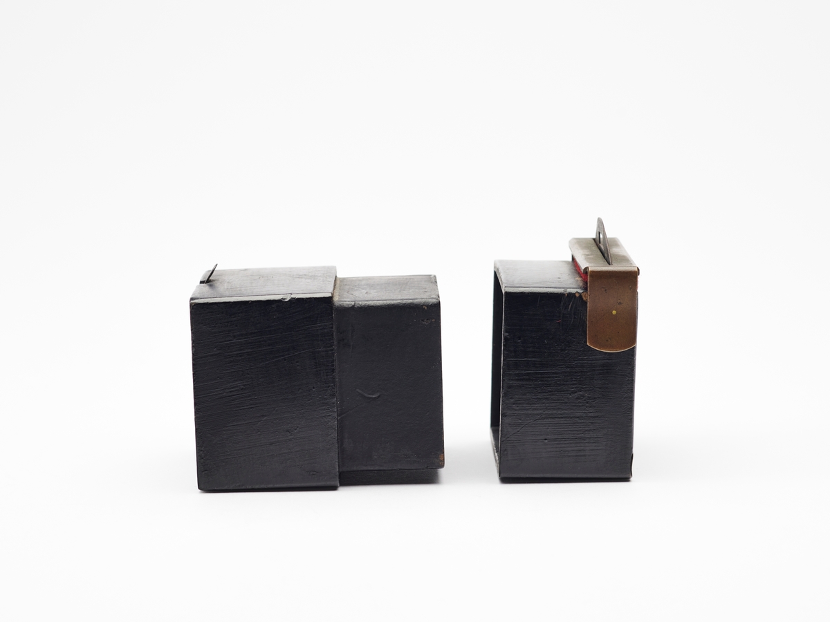 Le Franceville  er et lite bokskamera for 4 x 4 cm plater, produsert av L.F.G. & Co. i Paris ca. 1908.