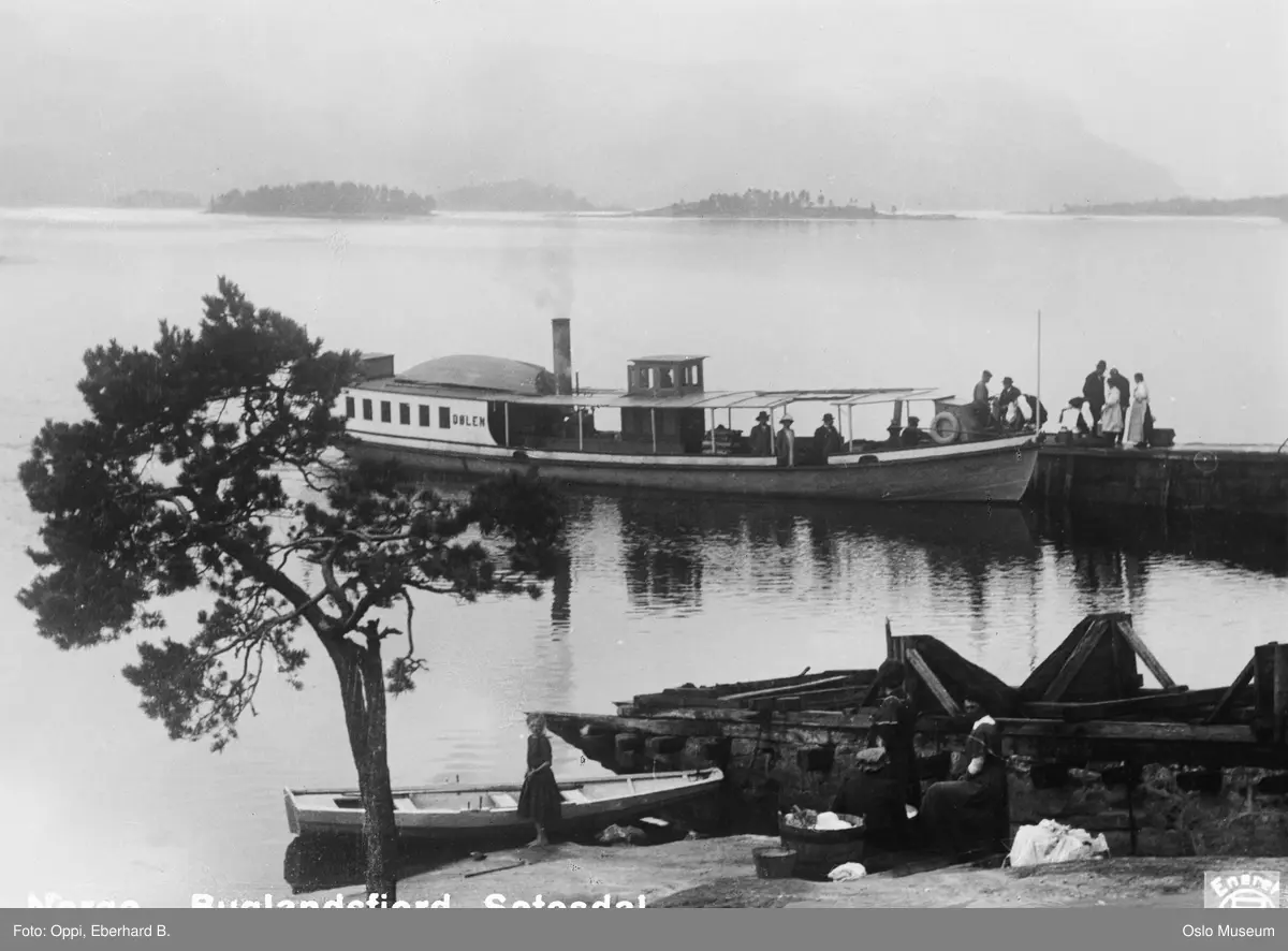 vann, brygge, dampbåt Dølen, mennesker