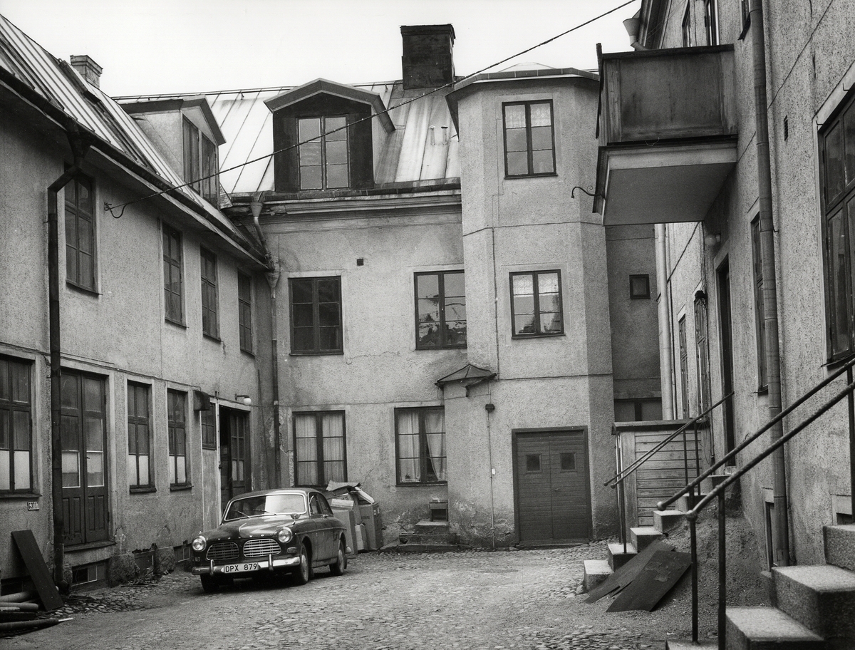 En bakgård någonstans i Växjö.