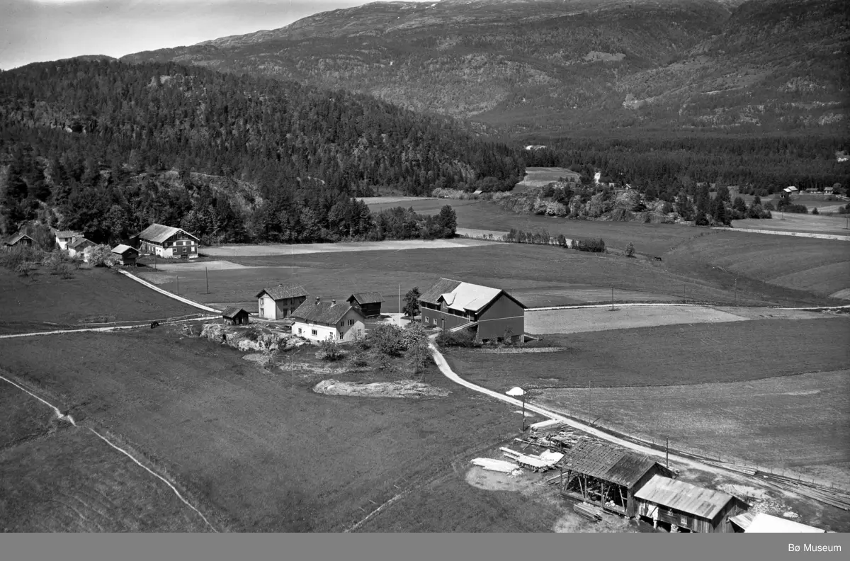 Flyfoto av Grave 13. juni 1958