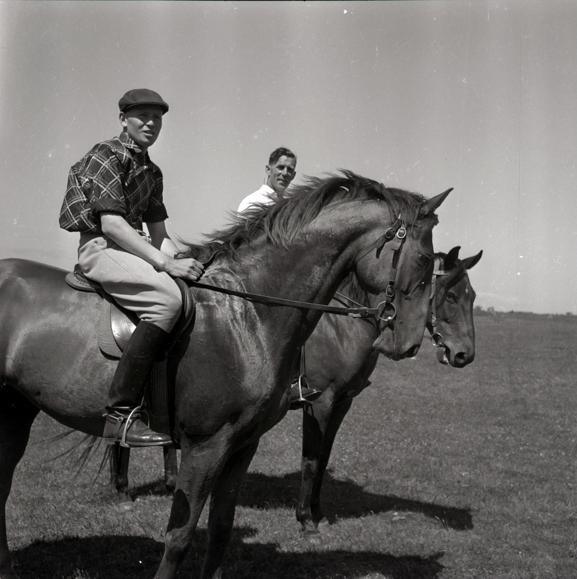 Petrus Kastenman(t.v), rider remonter på Ottenby.