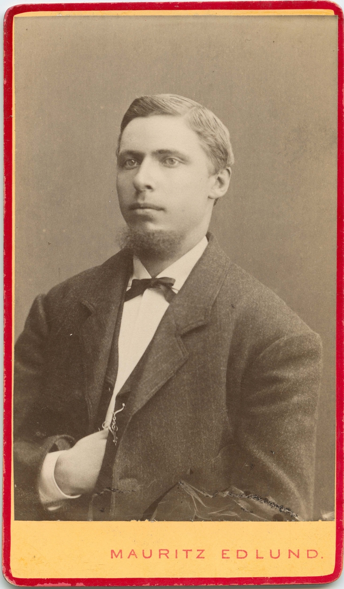 Porträtt på Alfred Blomquist Född 21/12 år 1858 död år1883.