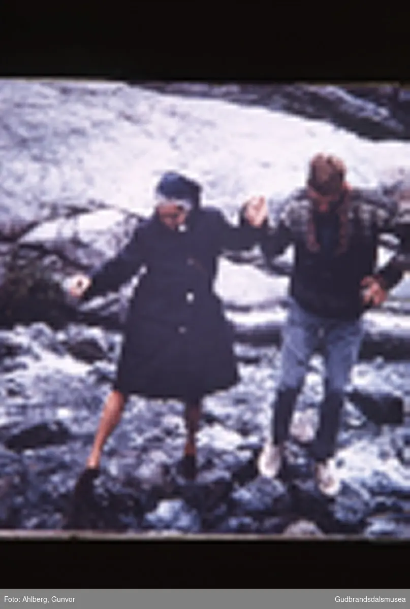 Jostedalen 1968
Nigardsbreen, Gunvor Ahlberg og Kjell Løkken på steinar i elva