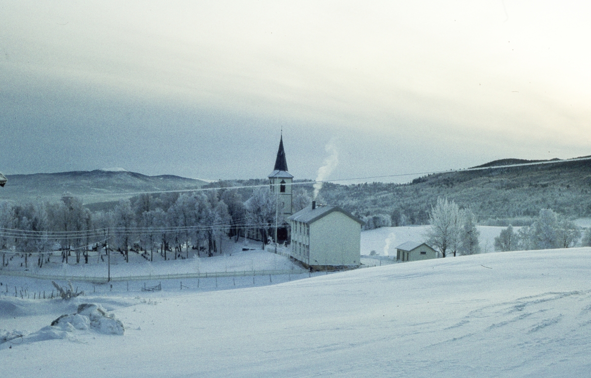 Vingelen kirke og gamle skole