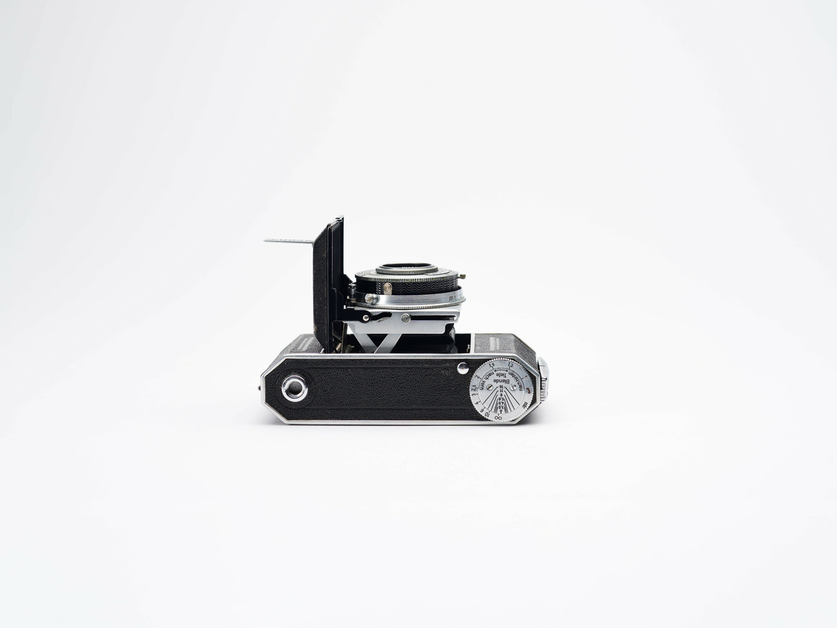 Retina I er et foldekamera for 35 mm film, produsert av Kodak i 1939. Retina er en serie med 35mm-kameraer produsert av Kodak AG i Tyskland.