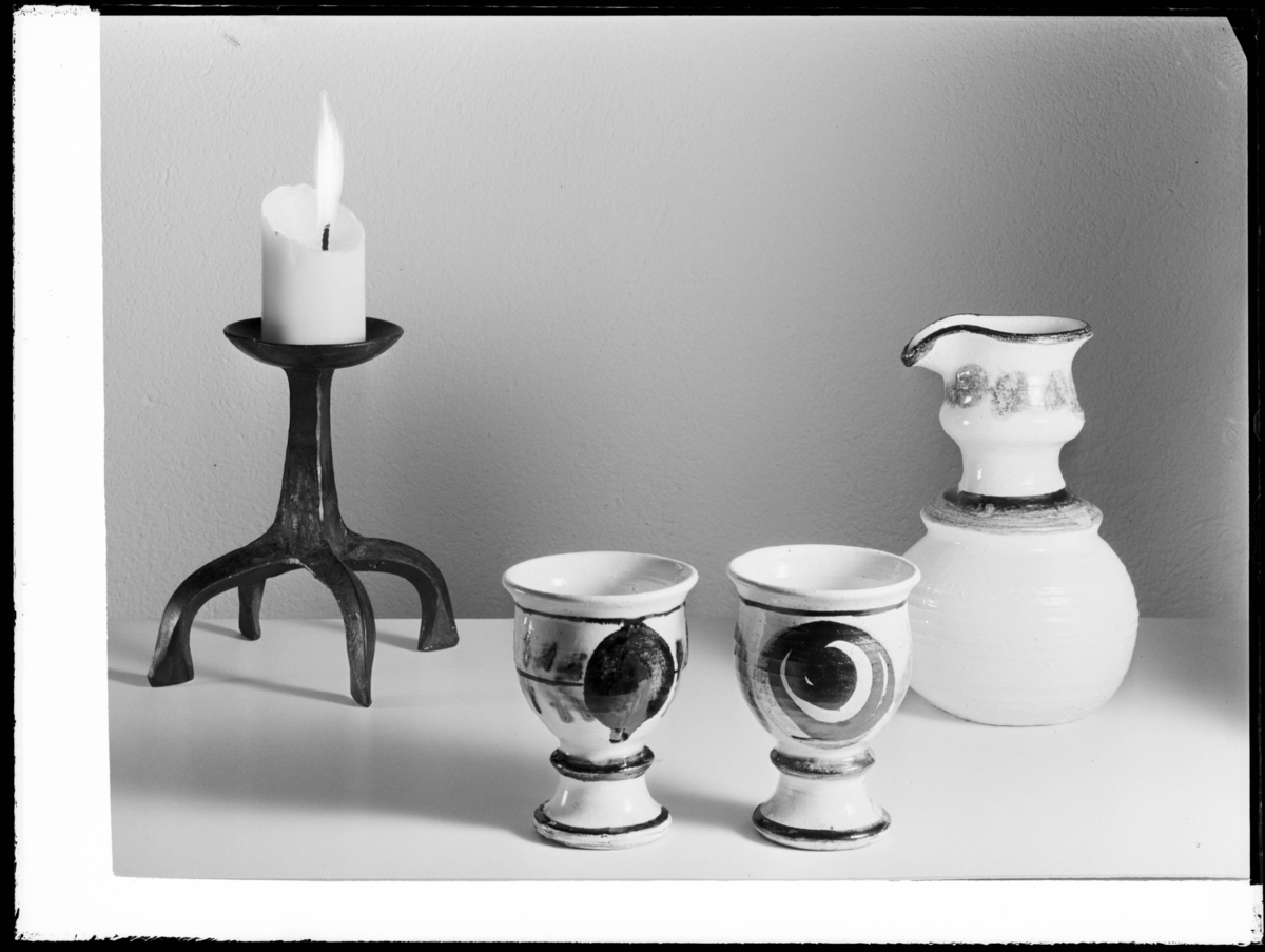 GLAS, KERAMIK, RING OCH LJUSSTAKE