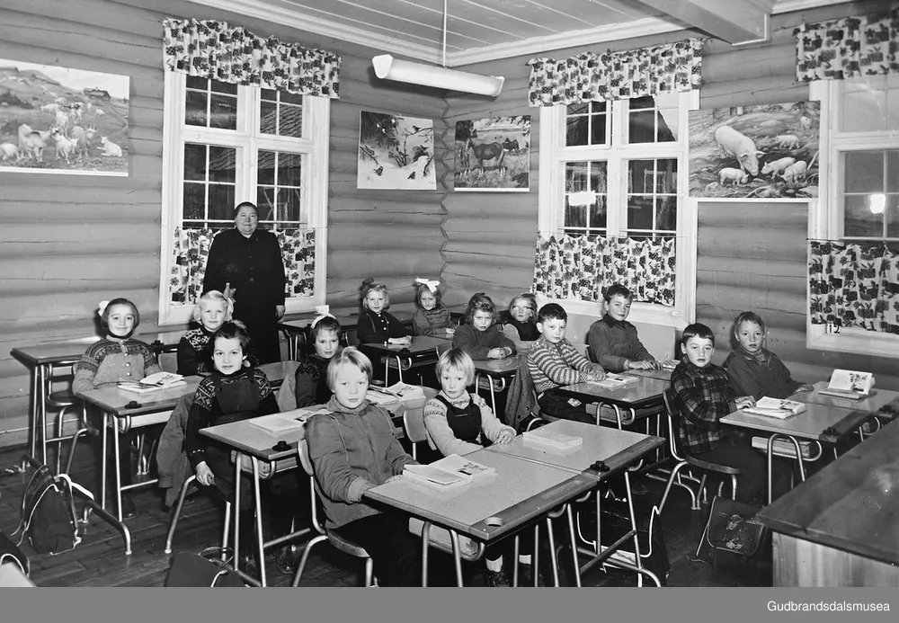 1. klasse ved Marlo skule 1957