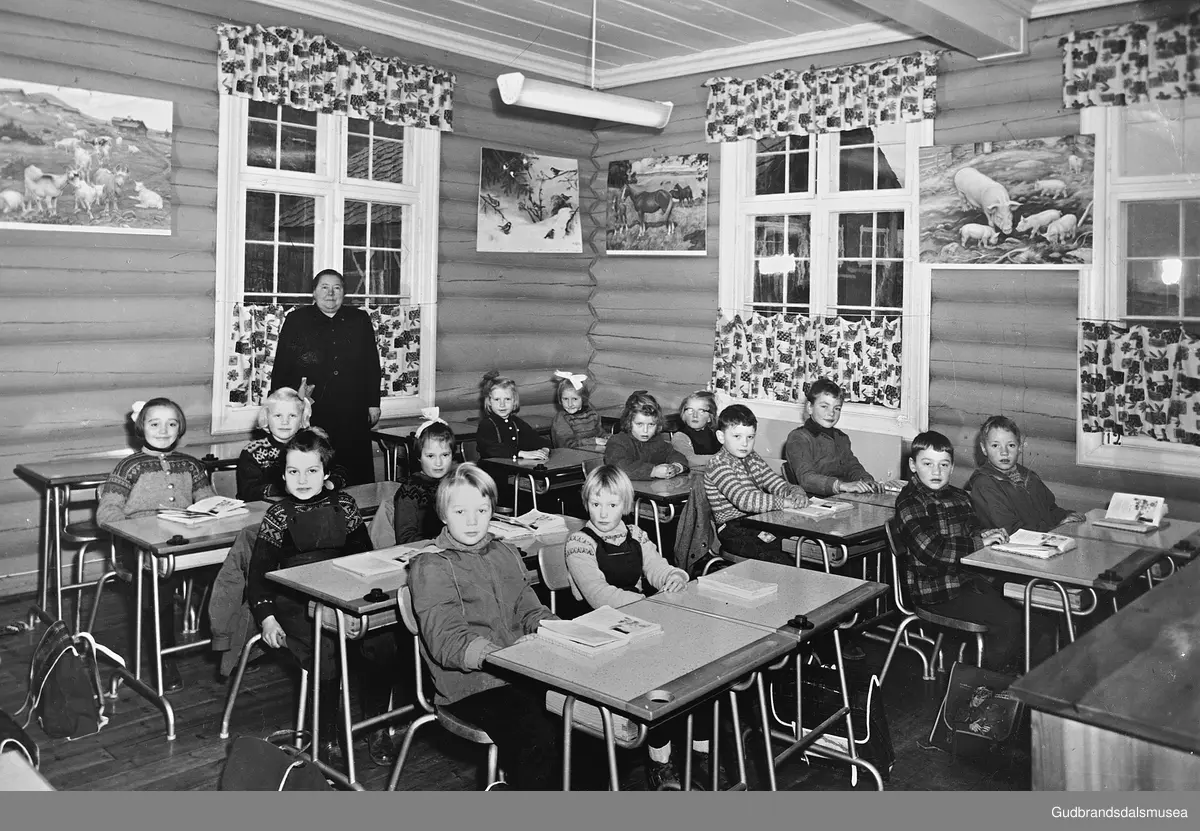 1. klasse ved Marlo skule 1957